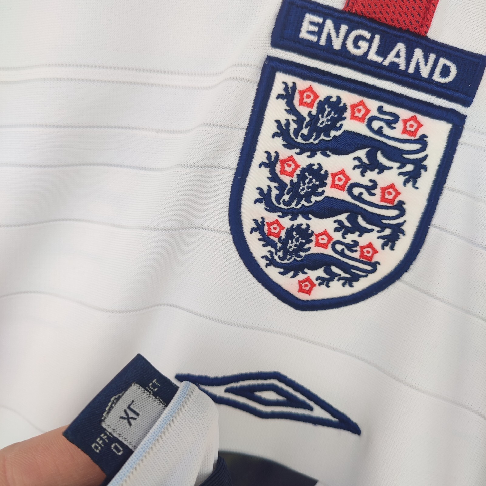 England 2003 – 2005 Long Sleeve Umbro Home Football Shirt #7 Beckham | Men’s XL