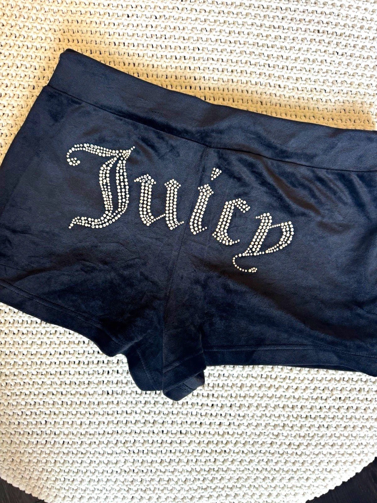 Juicy Couture Black Velour Rhinestone Logo Lounge Shorts Women’s Size M Y2K