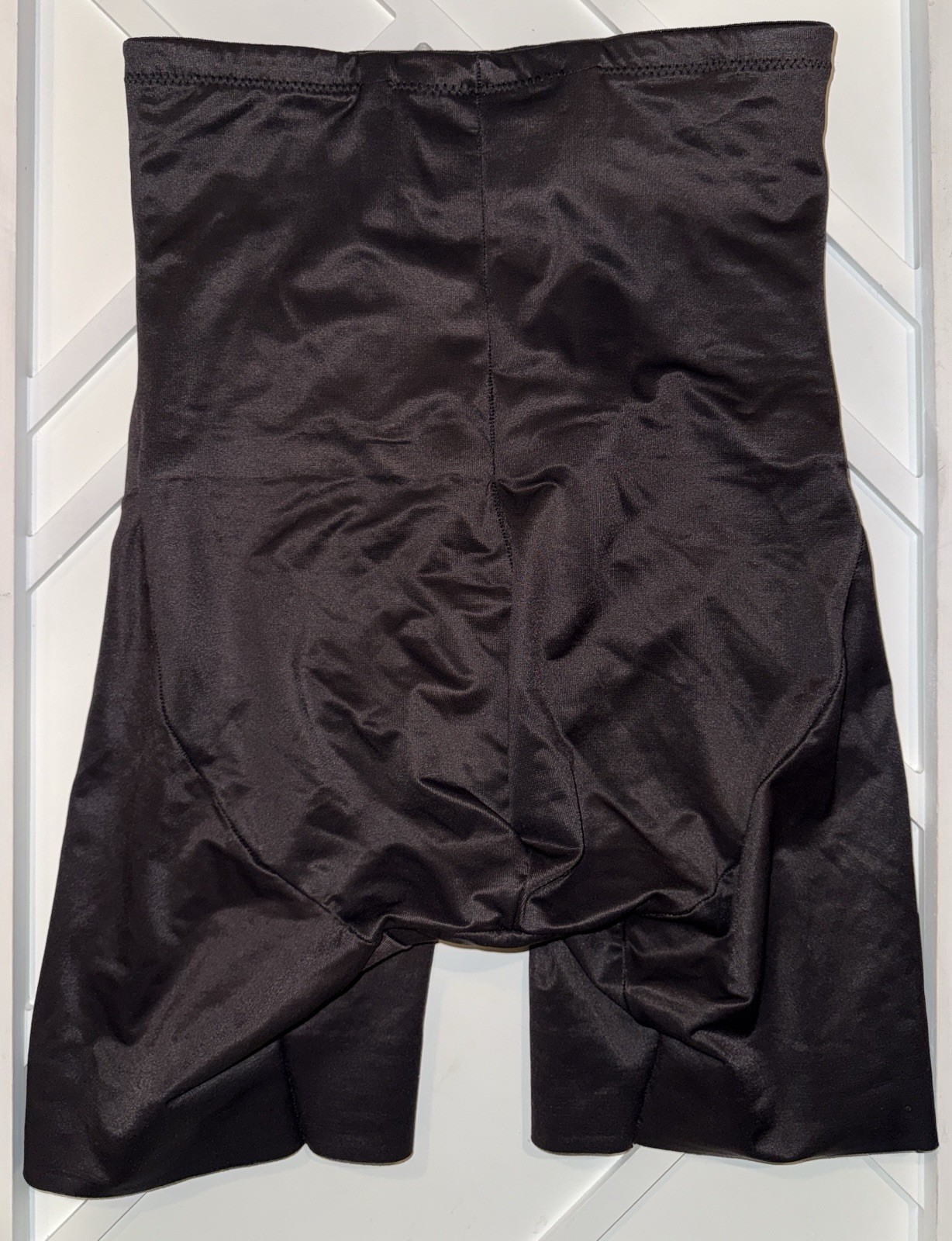 TC Fine Intimates Shape Away Hi-Waist Thigh Slimmer 4099 Black Medium Nwot