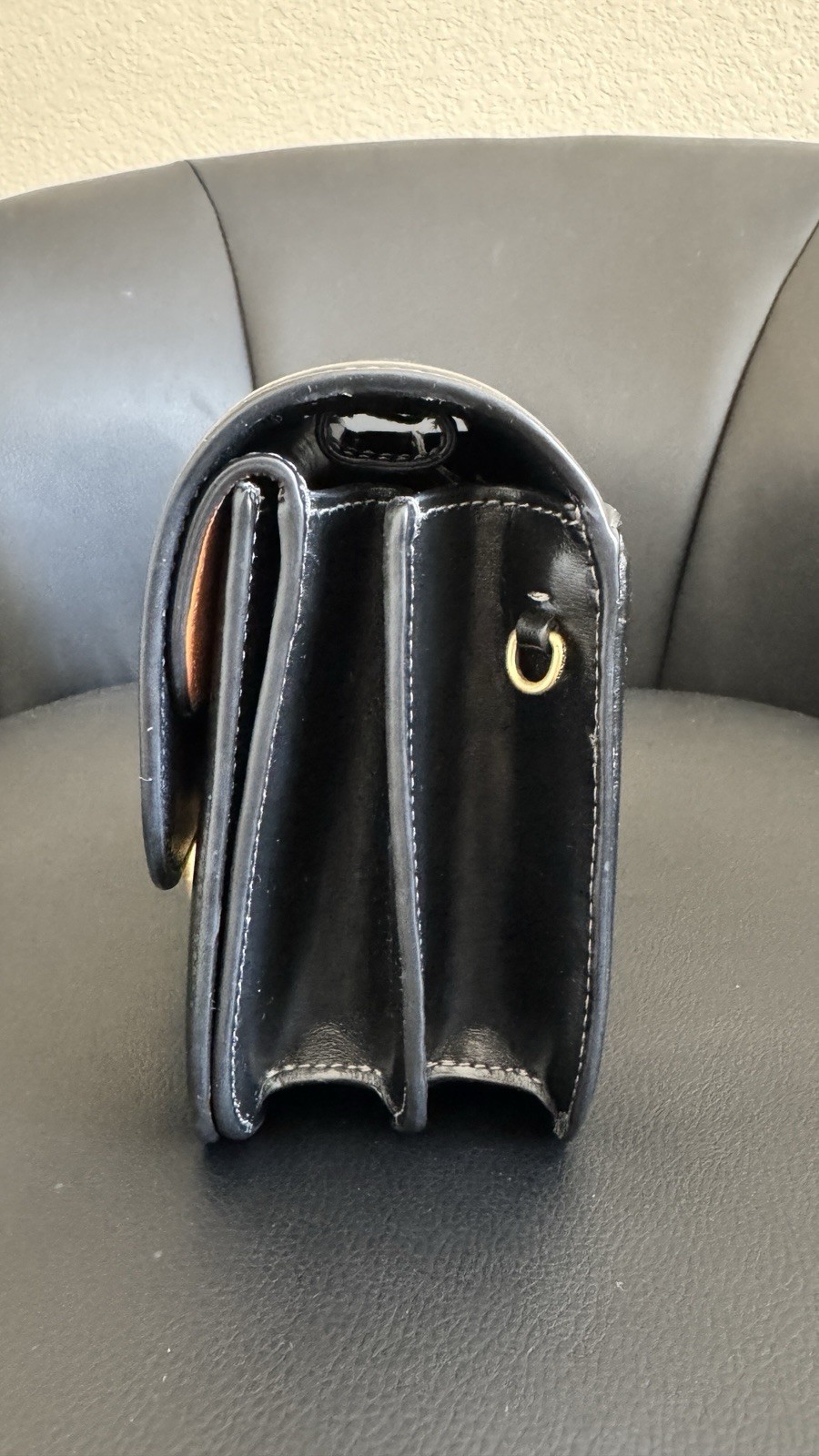 Coach Black Crossbody Bag Gold Hardware C Logo Snap Closure Detachable Strap