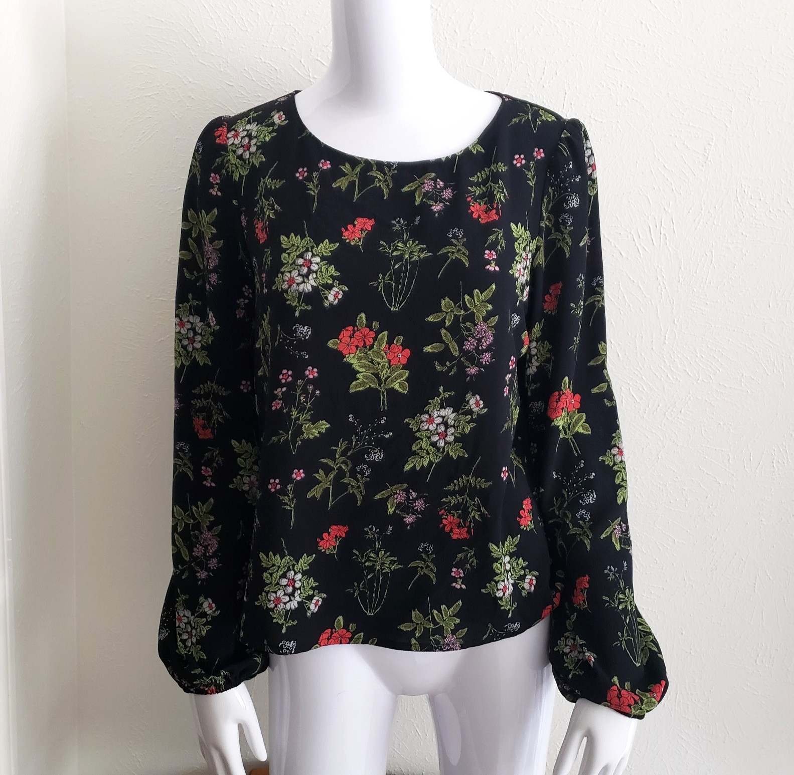 Nordstrom Leith Womens Size Medium Black Floral Blouse Top Long Sleeve Red Green