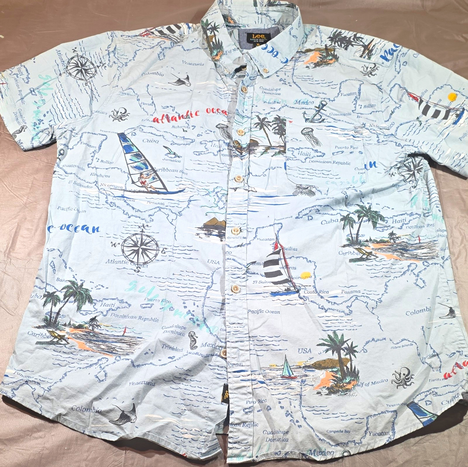 Lee Men’s XL Blue Tropical Graphic Print Button-Down Button-Up Shirt