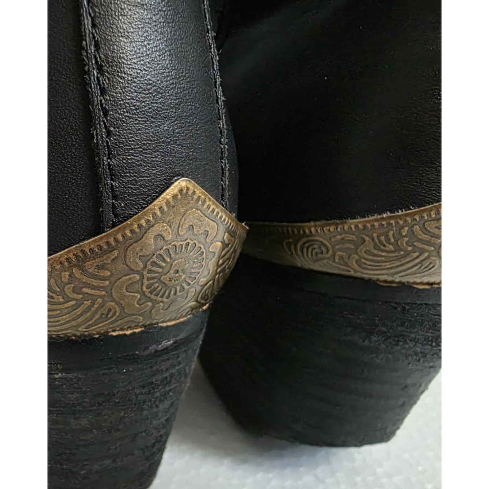 L&B Women’s Fring Black Leather Ankle Bootie Pointed Toe Fringe Block Heel Sz 6