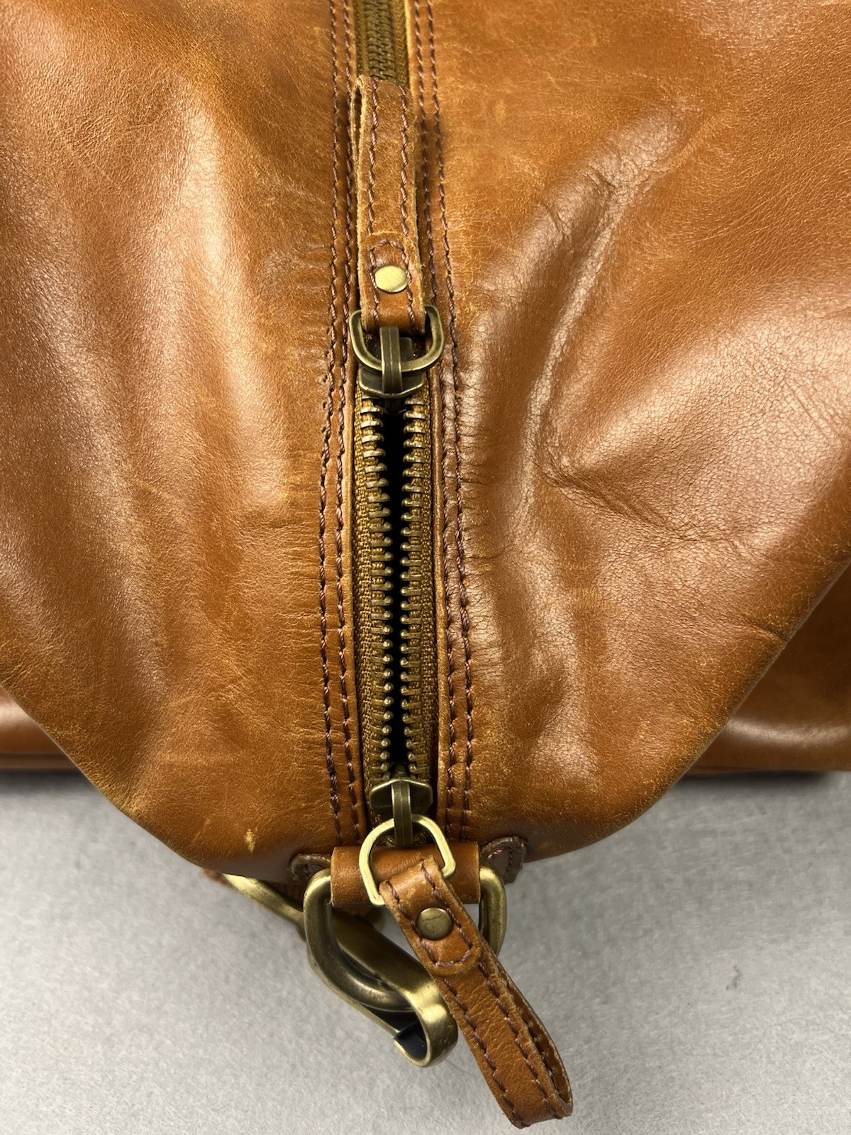 Rawlings Genuine Brown Leather Duffle Bag Shoulder Strap Inner Pockets READ