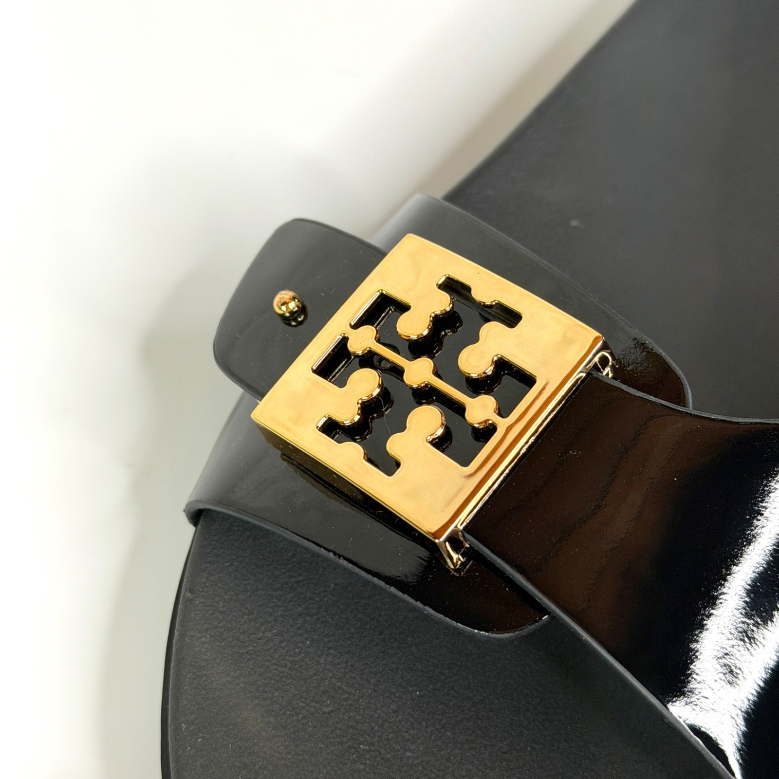 Tory Burch Women’s Mellow Buckle Slide Sandals – Black