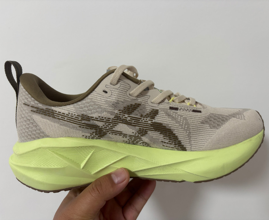 US 8.5 – Asics Novablast 5 Men Shoe Running Sneaker Trainer No Box