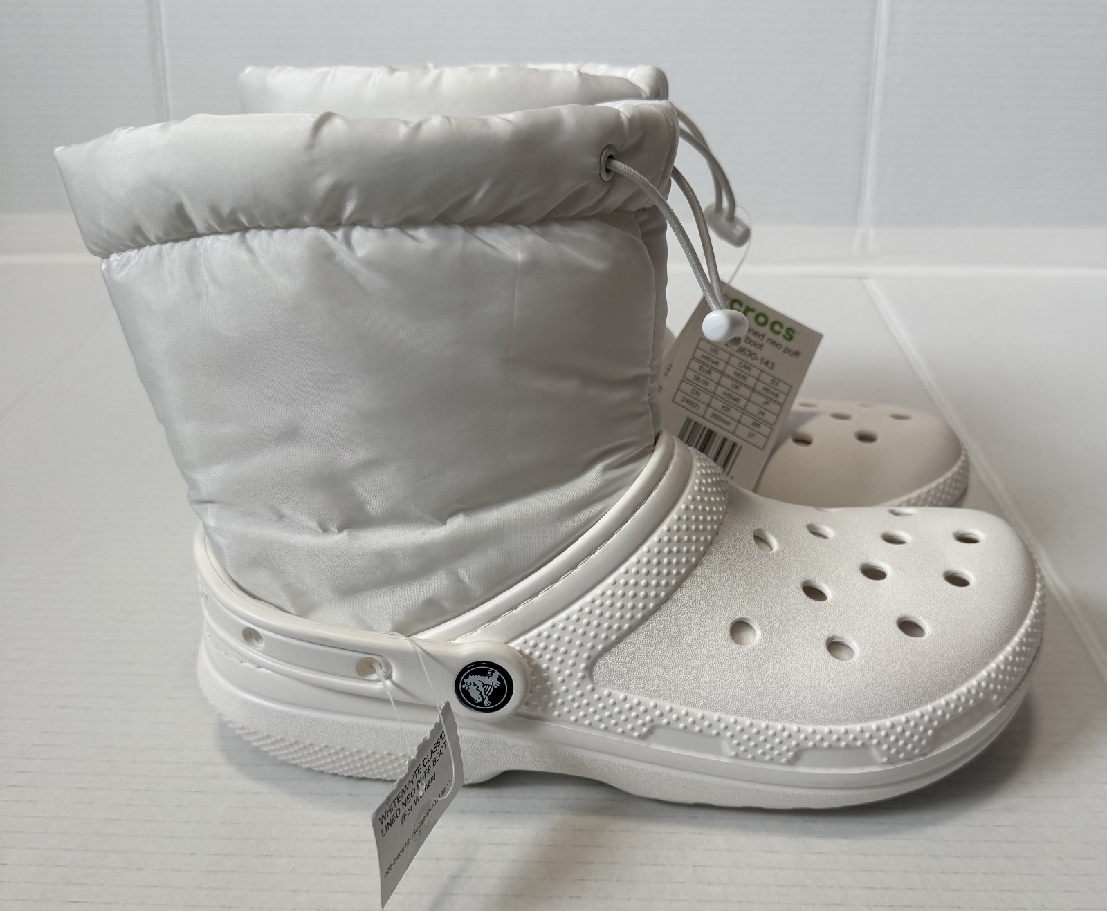 CROCS Classic Lined Neo Puff Unisex Boots – White US Size M6/W8 – NWT NEW
