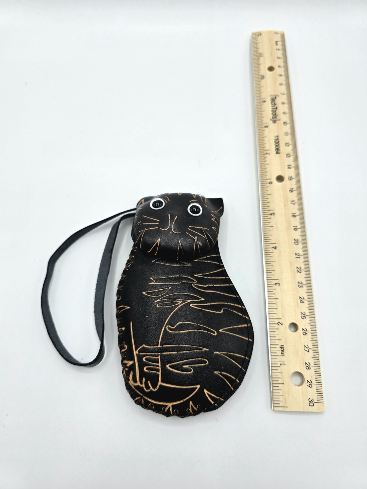 Hand Tooled Leather Cat Novelty Wristlet Strap Pouch Purse Zipper Accent, Black