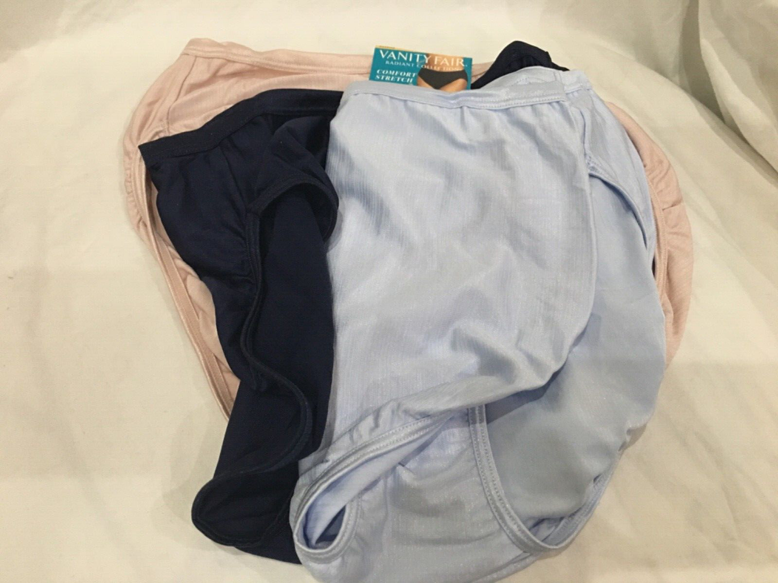 Vanity Fair Radiant Collection Hi-Cut 3 Pack M/6 Comfort Stretch Nylon NEW