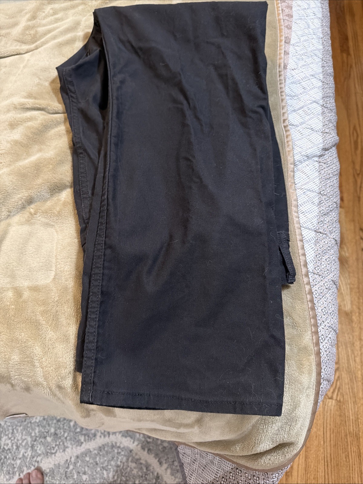 levis workwear fit jeans 38 X 32 – Three Pair 1 Black, 1 Dark Blue. 1 Light Blue