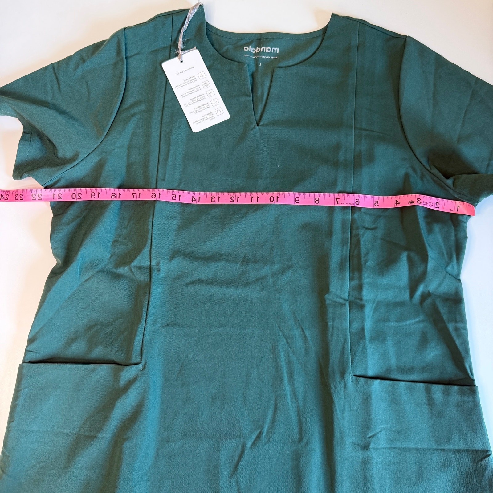 Mandala Midnight Green Notch Neck Scrub Top Women’s Large NEW WITH TAGS