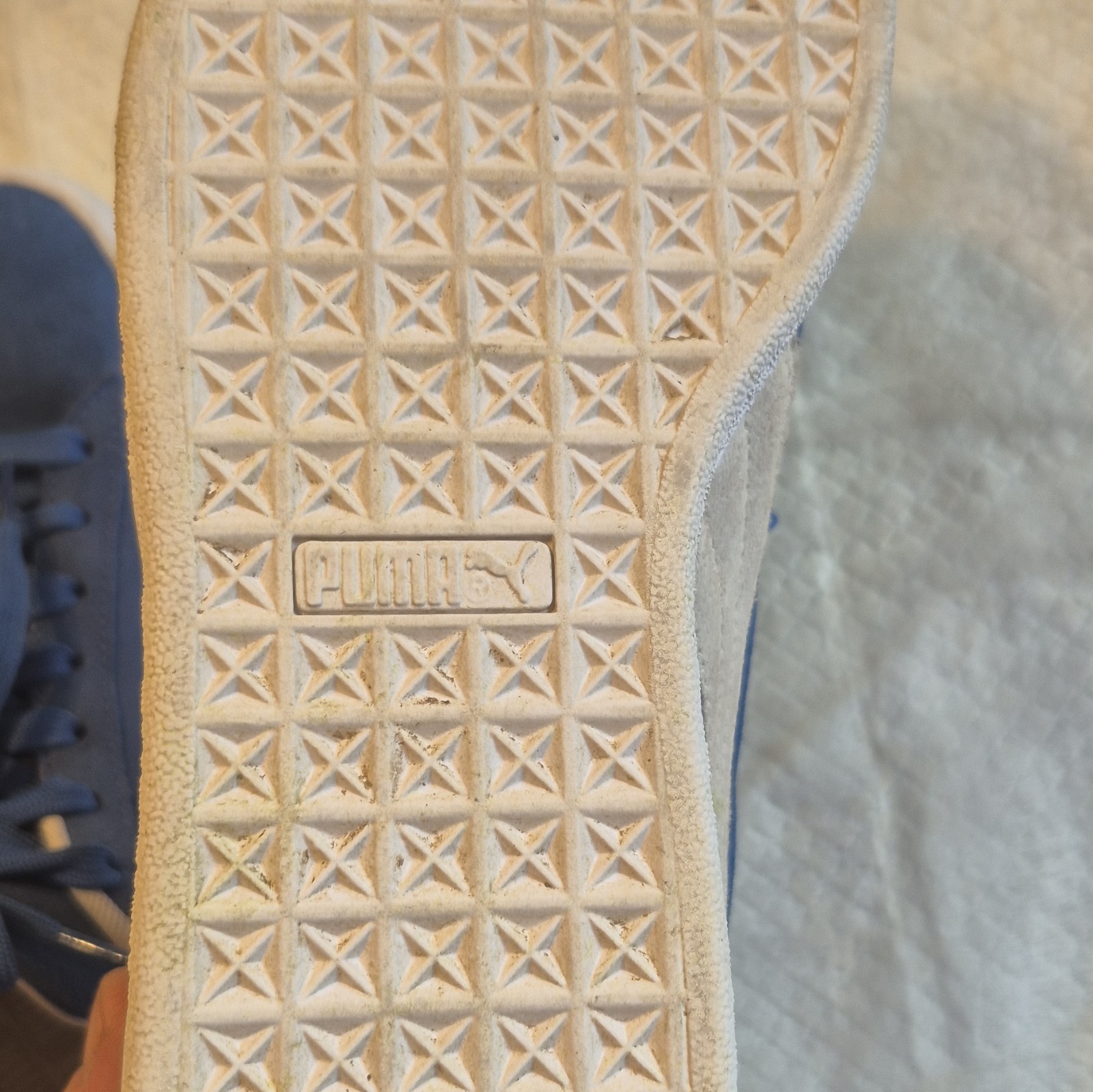 PUMA Suede Blue/Beige/White Solid Suede Low Top Lace Up Men’s Sneaker