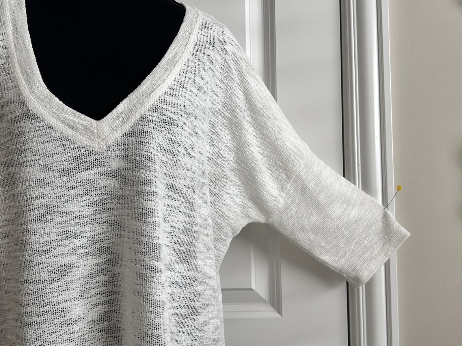 CHERISH OFF WHITE OPEN WEAVE SUMMER V-NECK PULLOVER UNSIZED LARGE