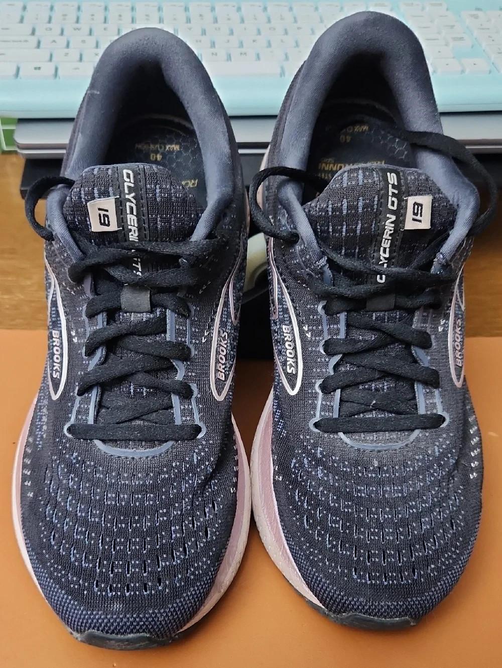 Brooks – Glycerin GTS – Women’s Running Shoes in Black & Pink… Size 9 WIDE