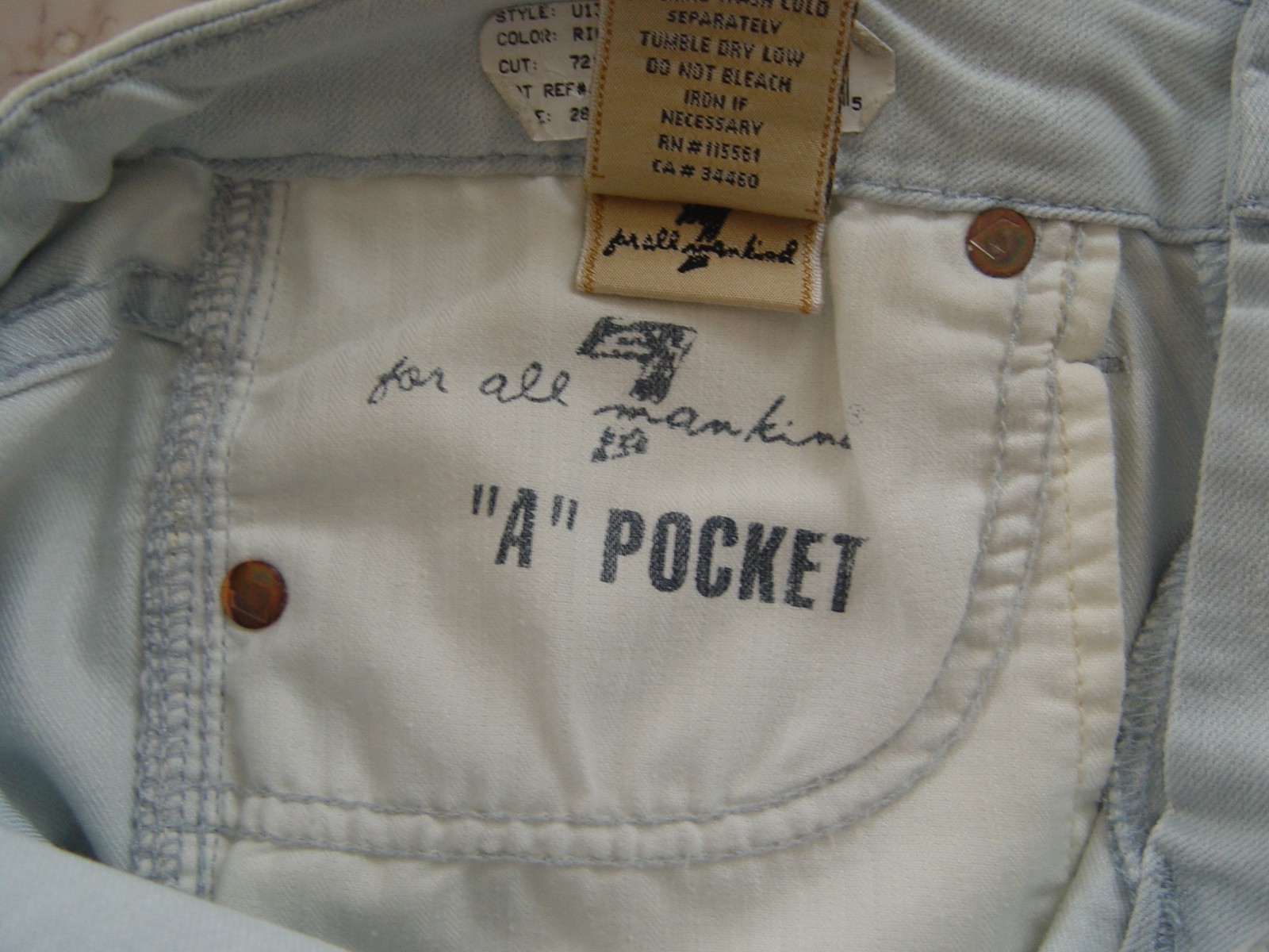100% AUTHENTIC NWOT 7 FOR ALL MANKIND WOMEN’S JEANS SIZE 28 SOLD AT NORDSTROM