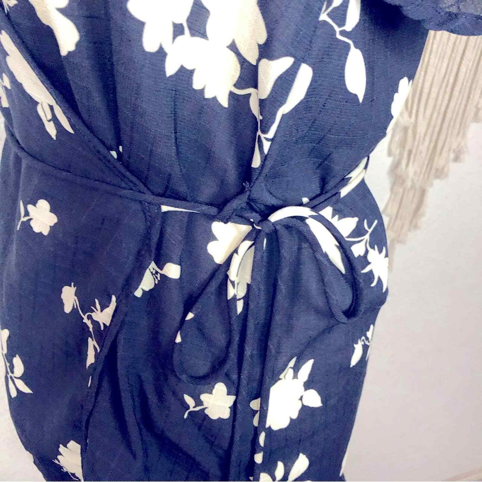 White birch navy blue and white floral print wrap blouse small