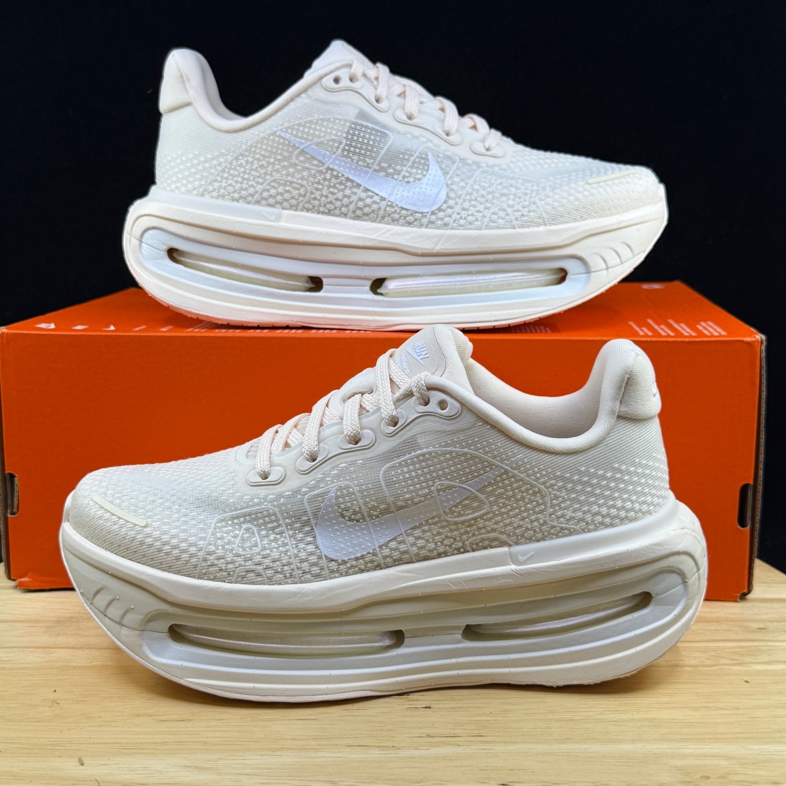 Nike Vomero Premium Chalk White Running Sneakers Women’s Size 10 IQ8102-100