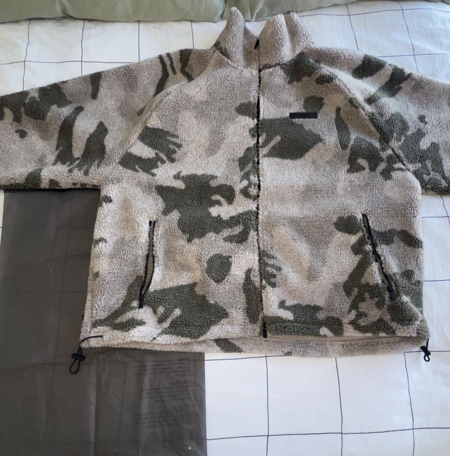 Fear of God – Essentials/ Camouflage fleece zip-up jacket, XXL