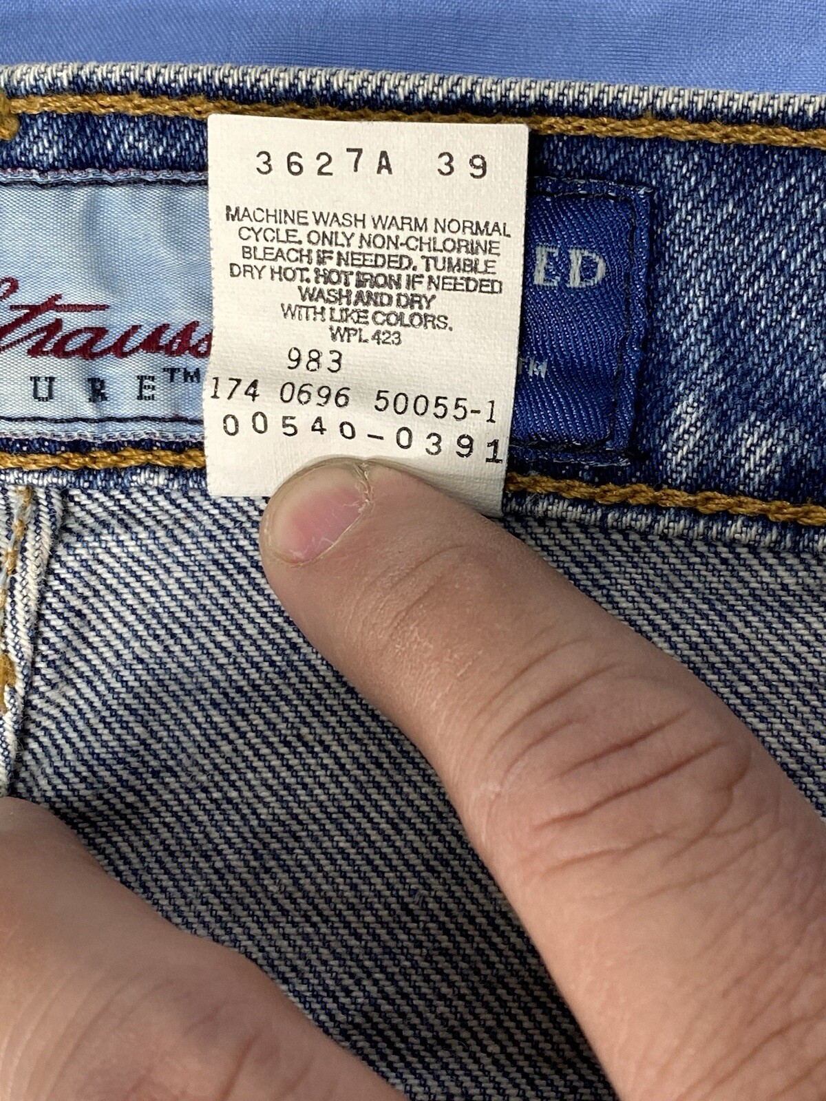 Levi’s 540 Jeans / Relaxed Fit / Vintage 90’s / Size 40×30