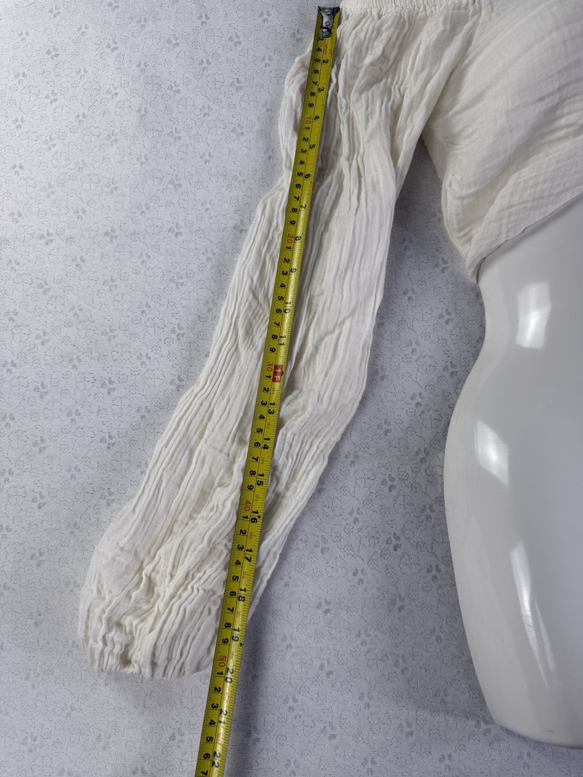ABERCROMBIE & FITCH Gauze White Cropped Top Long Sleeve Tie Front Blouse Sz M