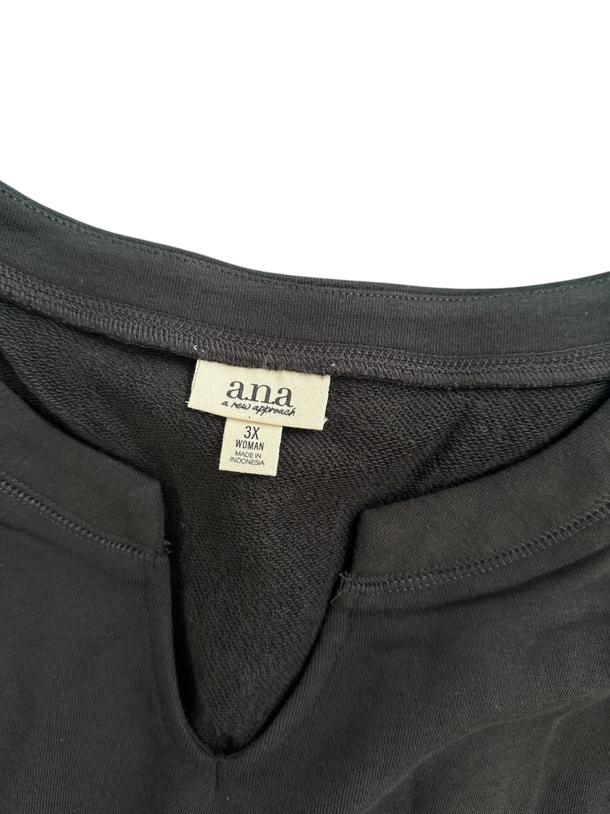 a.n.a Women’s Split Crew Neck 3/4 Sleeve Top Plus Size 3X Pirate Black