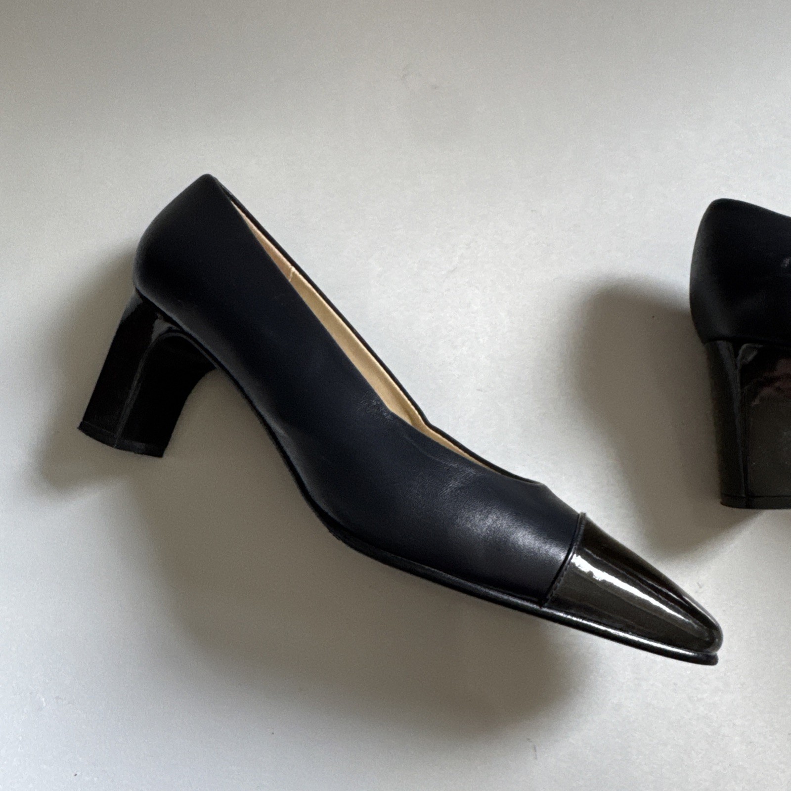 Etienne Aigner – ladies Strada Navy leather 2.25 in block heel pumps – sz 8M
