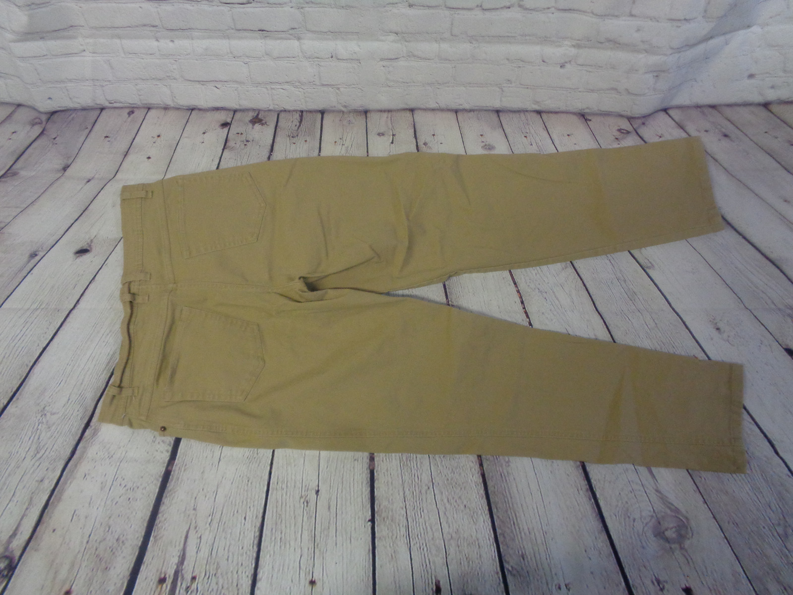 ! Bill Blass Women’s Tan Stretch Jeans Sz. 10