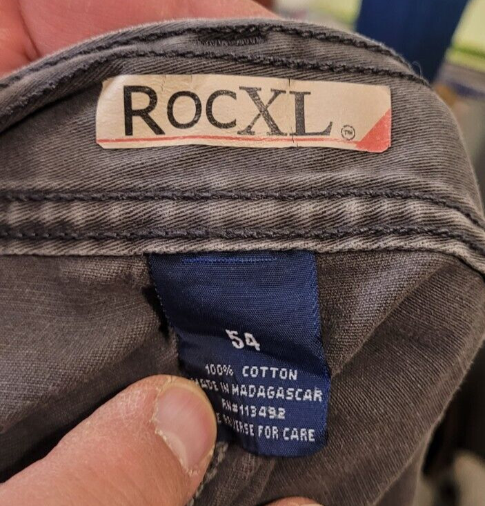ROCXL MEN’S DARK GRAY CARGO SHORTS SIZE 54