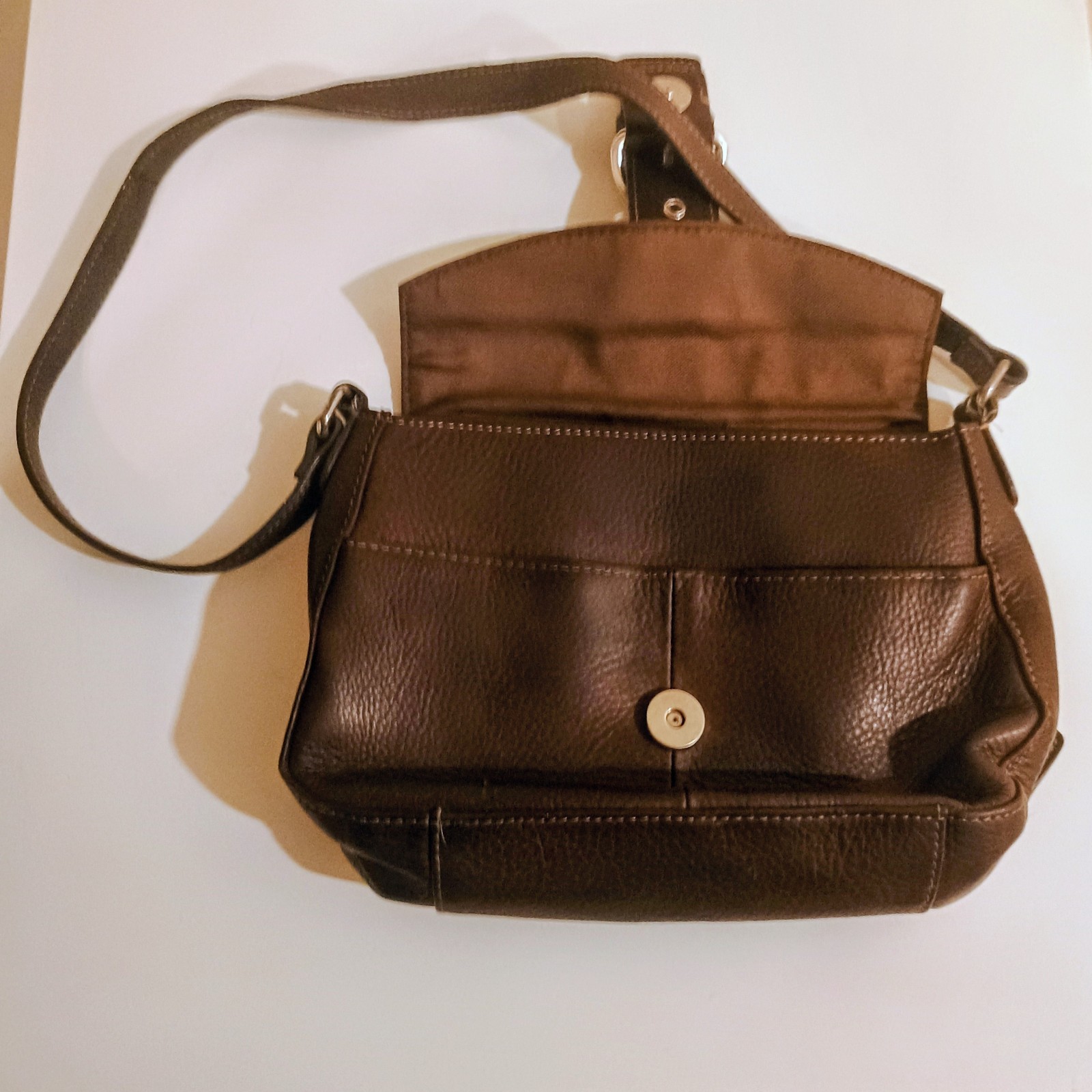 Fossil Brown Pebbled Leather Shoulder Bag Buckle Accent Magnetic Closure Pockets