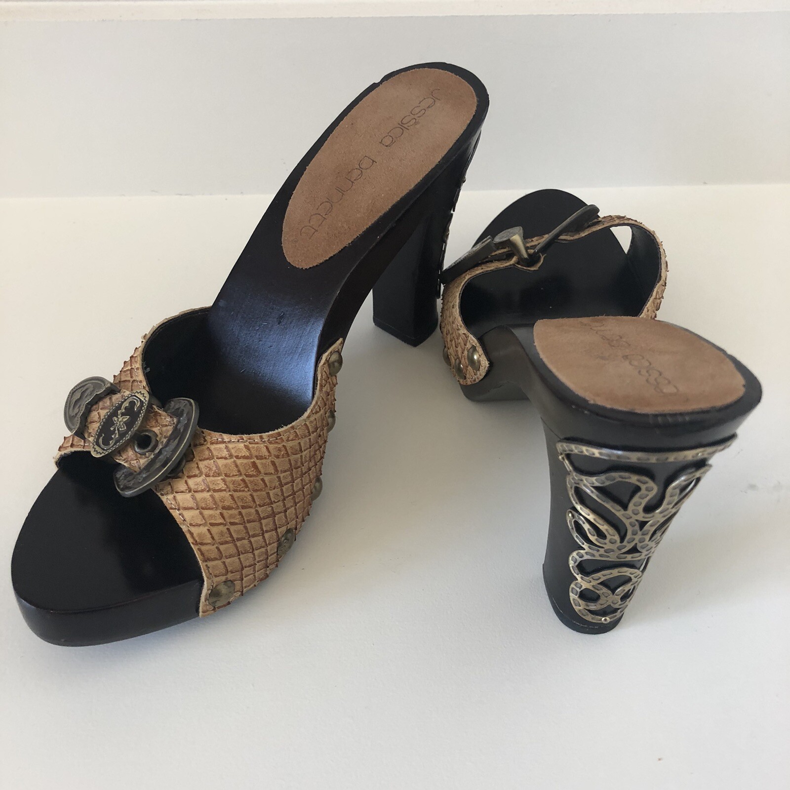 Jessica Bennett Slide Shoe SIZE 6M Wood Sole Tan Sandal Buckle Studs Embellished