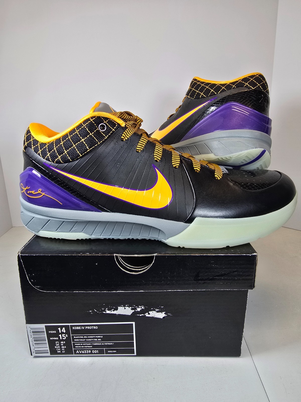 Kobe IV PROTRO Men’s Size 14 CARPE DIEM Black / Purple