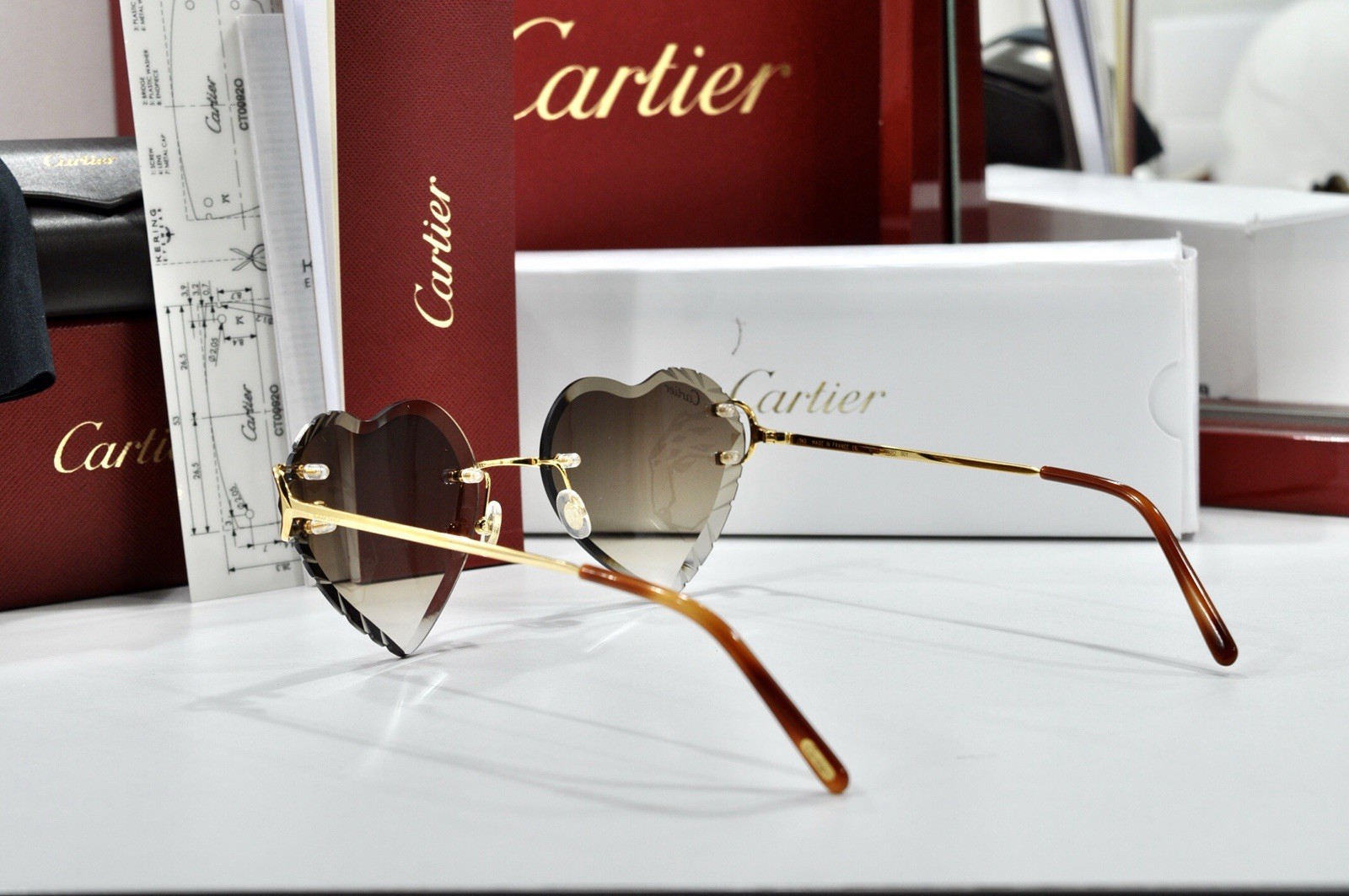 New Cartier rimless sunglasses glasses Diamond Cut heart decor Big C gold Frame