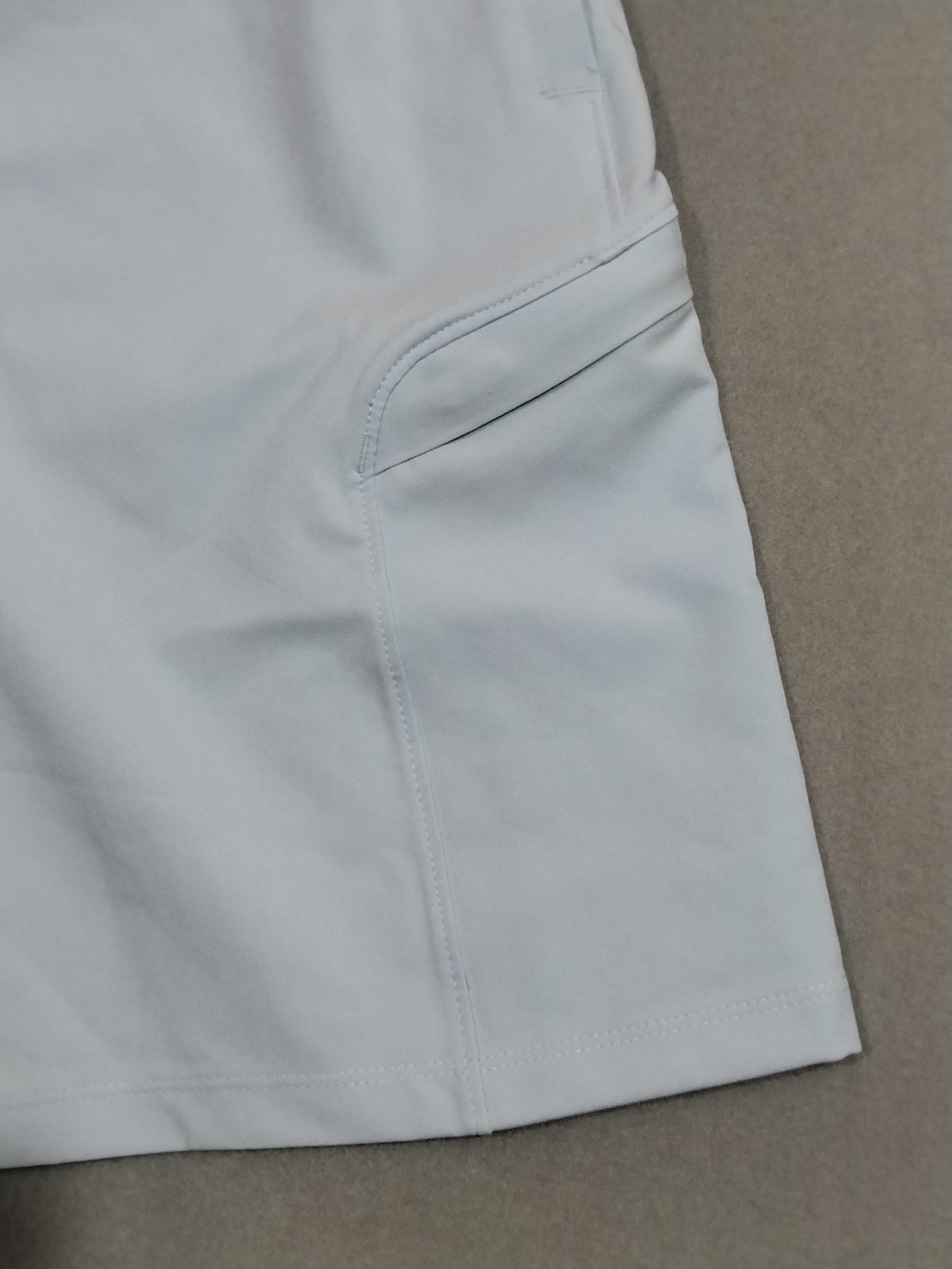Men’s Medium – Under Armour Sportswear Woven 9.5” Cargo Shorts 1388018-464 Blue