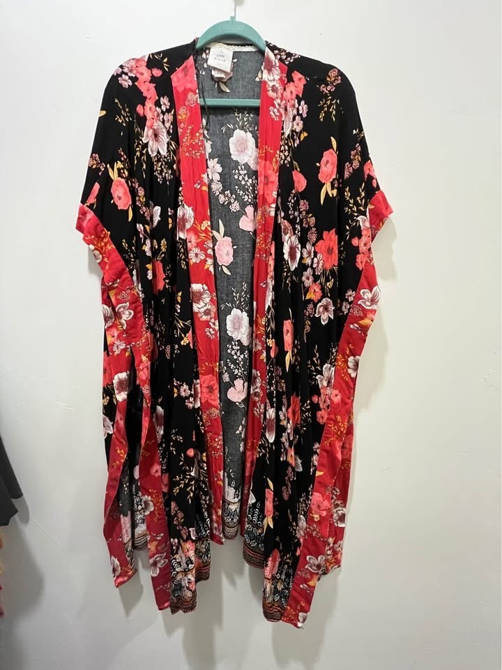 Knox Rose Black and Red Floral Kimono Cardigan Duster Side Slits M/L