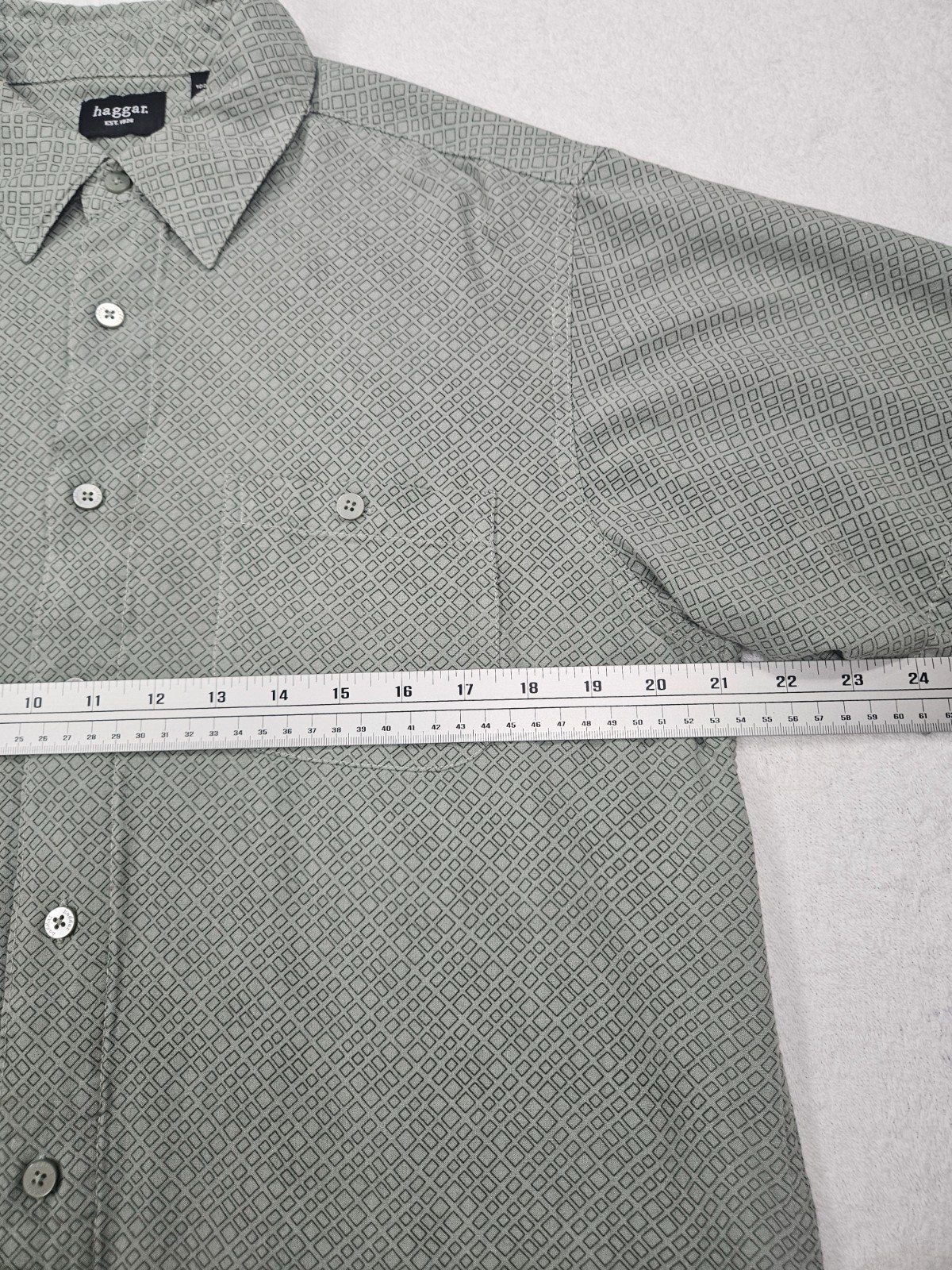 Haggar Luxury Microfiber Men’s Green Plaid Button-Up Shirt Size L with Pocket