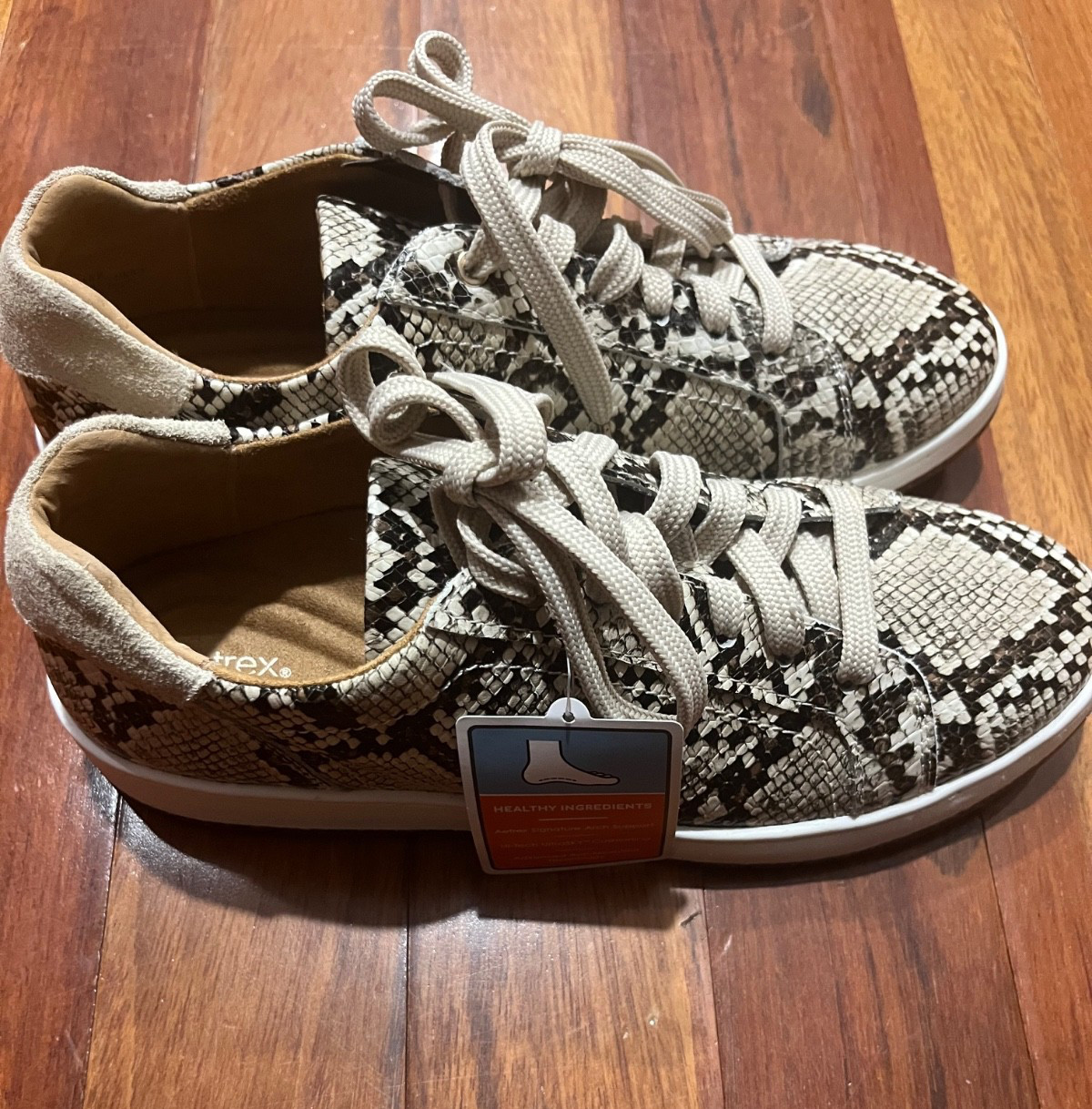 Brand New Aetrex Blake Comfort Sneaker Size 8.5 Free Shipping