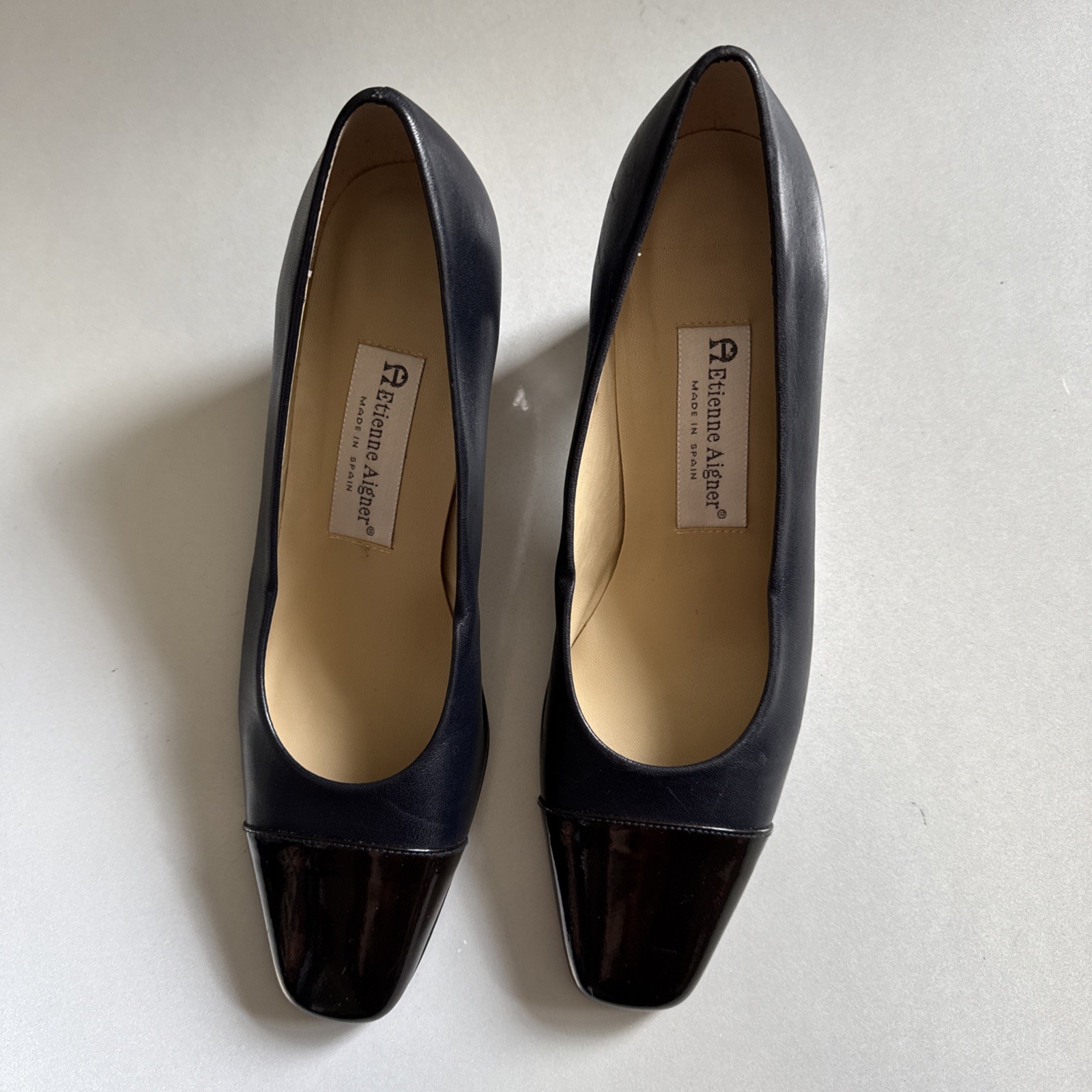 Etienne Aigner – ladies Strada Navy leather 2.25 in block heel pumps – sz 8M