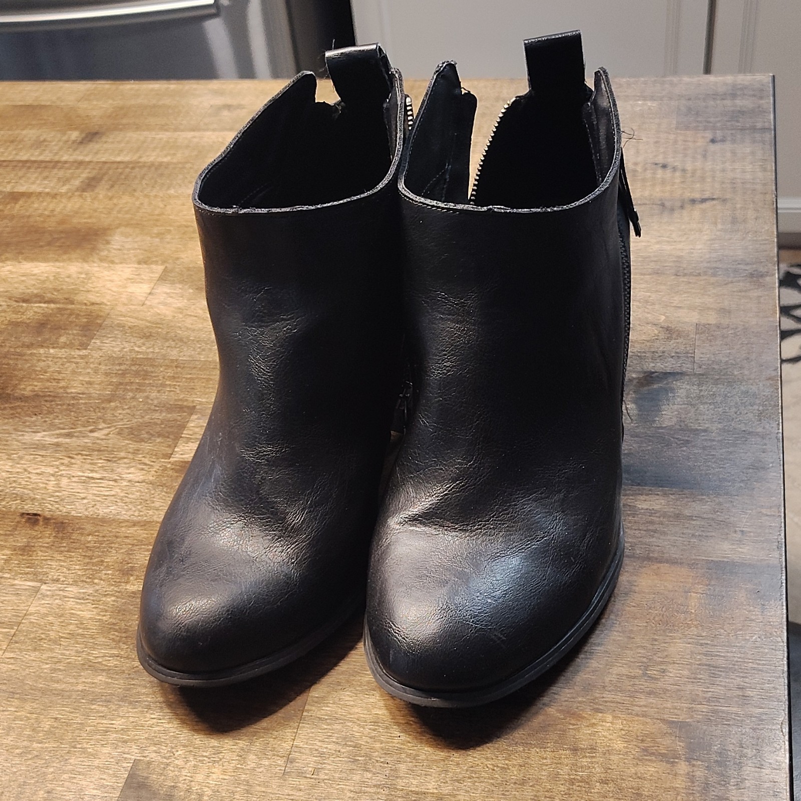 Torrid Womens Black Synthetic Ankle Bootie Side Zip Round Toe Rubber 11W