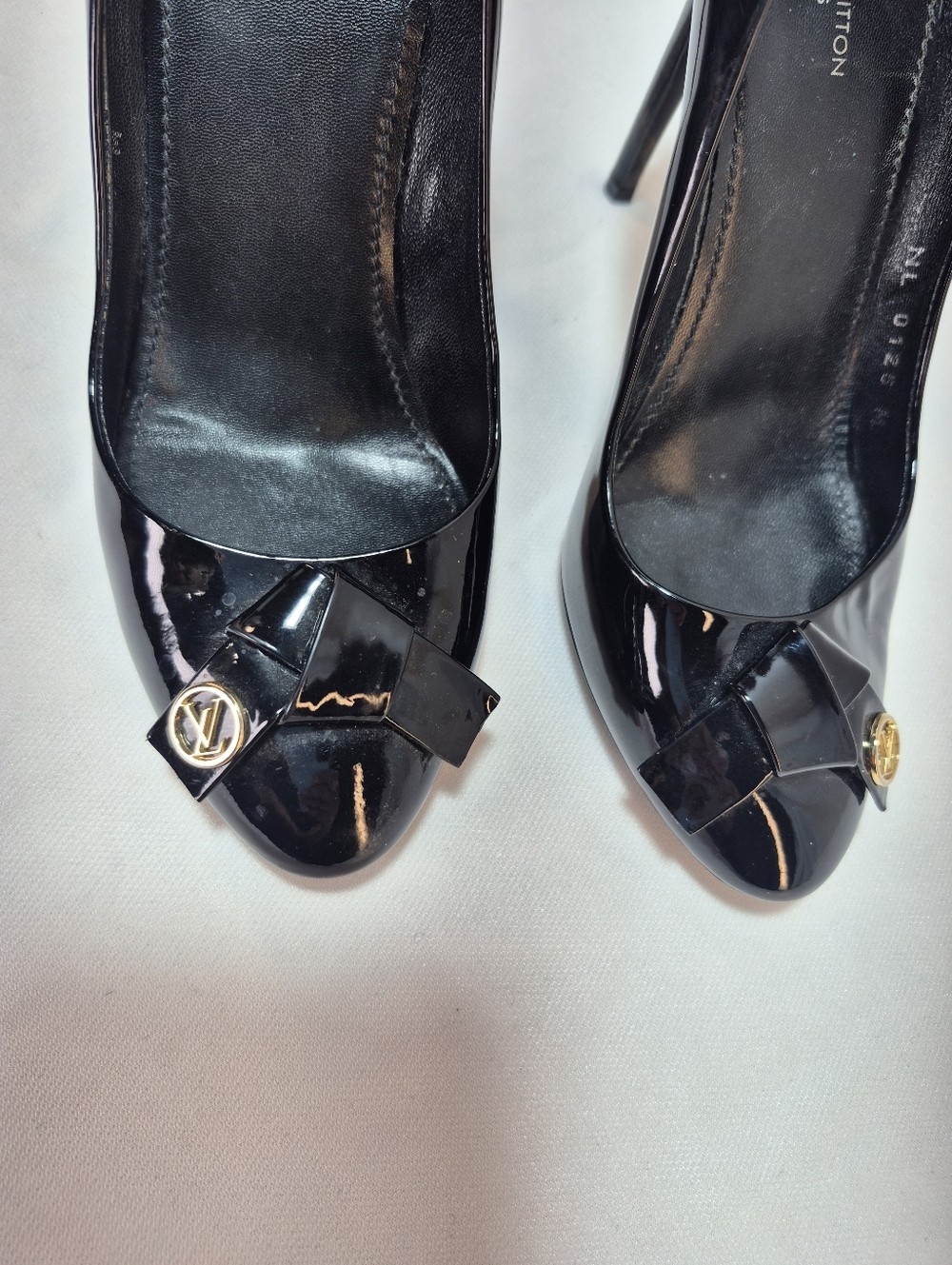 Louis Vuitton Fiance patent leather pumps black bow Toe Women’s 37 AUTHENTIC