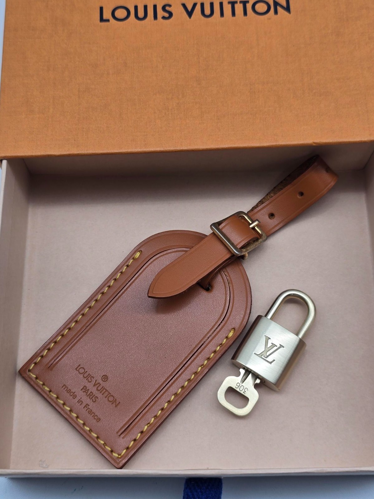Authentic Louis Vuitton LV Large Brown Luggage Tag Gold Padlock Key w/ Box
