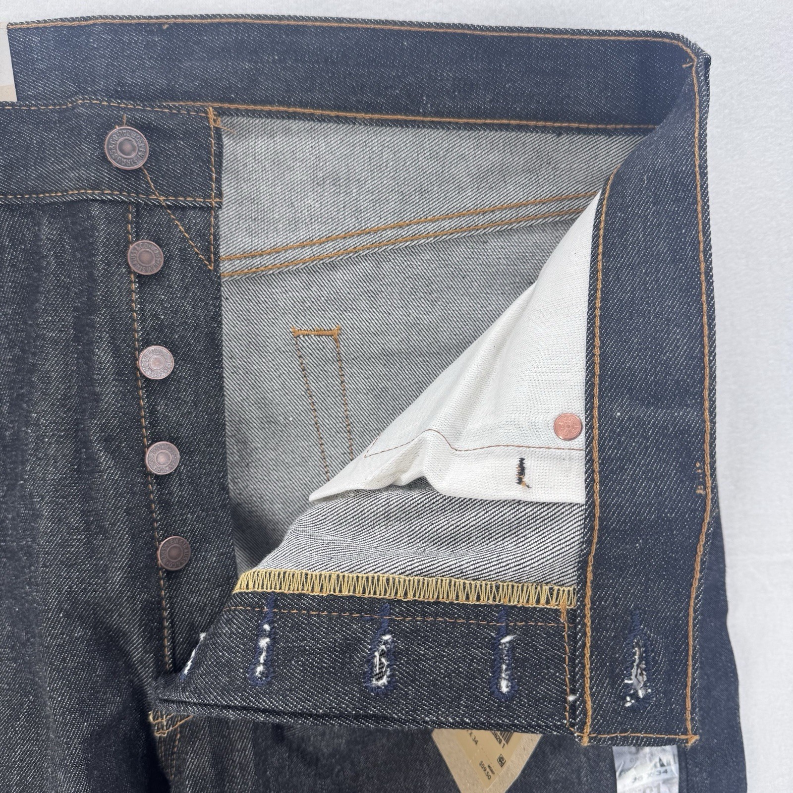 Levi’s 501 Shrink To Fit Button Fly Jeans Straight Leg Mens 35×34 Rigid 0226 NWT