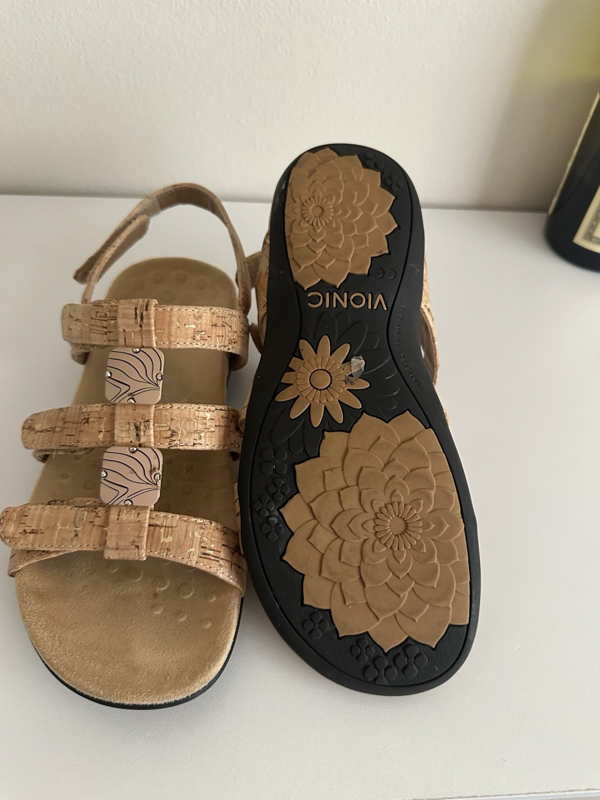 Vionic Women’s Strappy Hook & Loop Cork Sandals Beige/Tan Size 8 Rubber