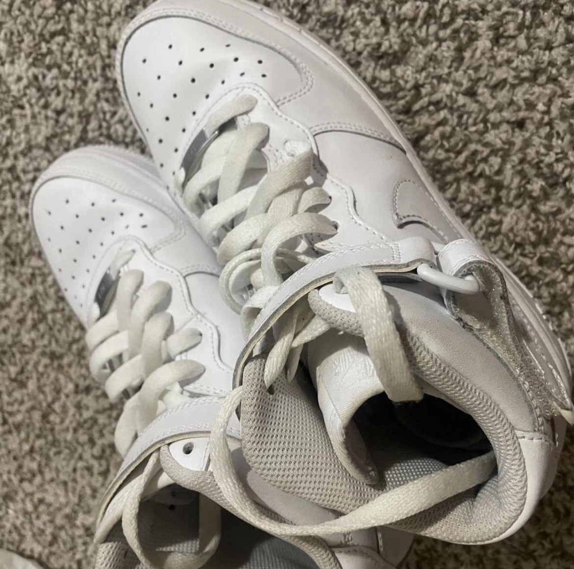 Nike Air Force 1 Men’s White High Top Lace Up Hook & Loop Solid Sneakers