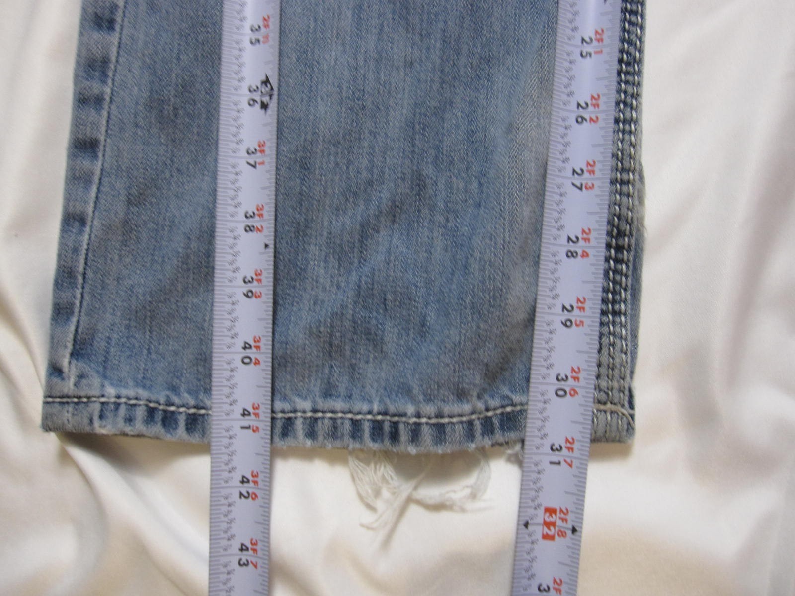 BKE Tyler Straight Jeans Men 33R Distressed Blue Denim Y2K McBling Buckle(MP591)