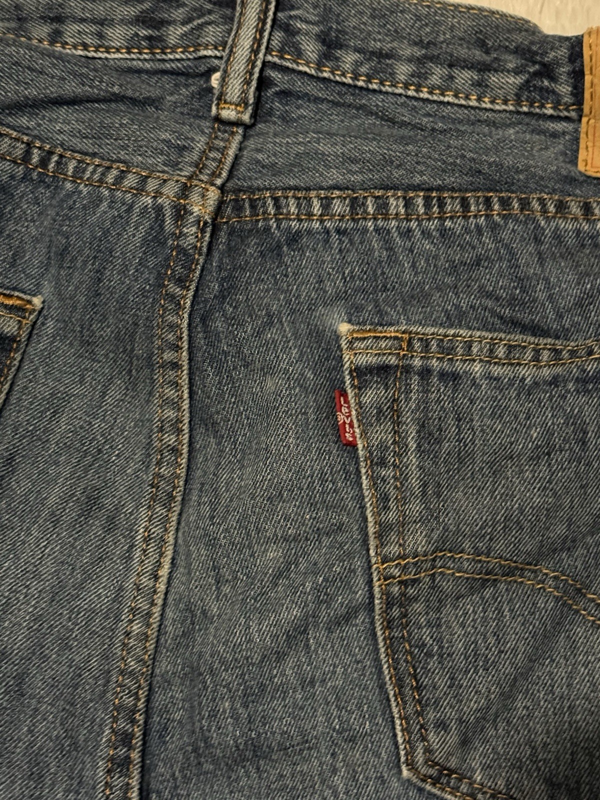 Levis 501 Jeans Men 36 x 29 Dark Stonewash Denim Button Fly Classic Straight Leg