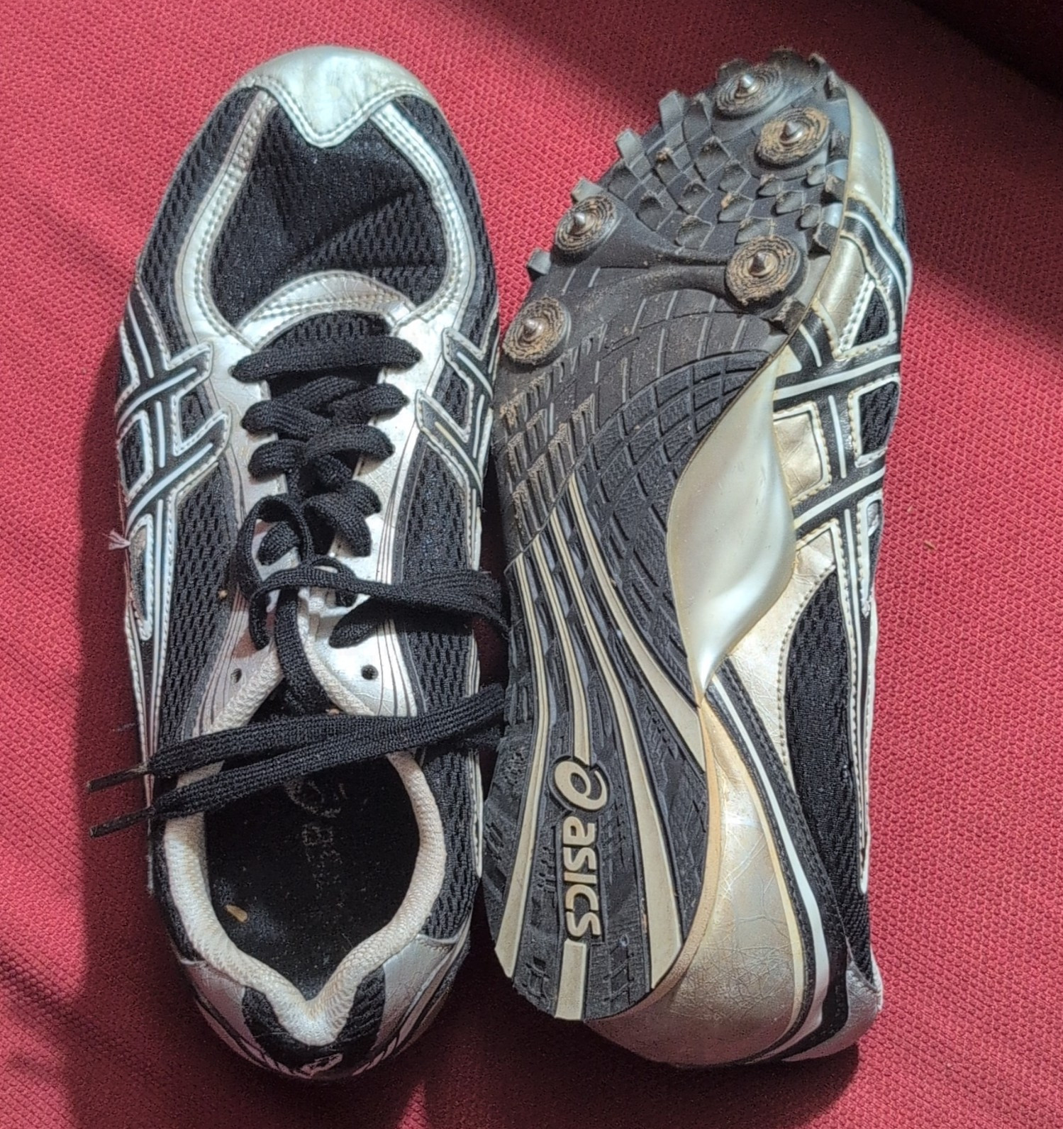 ASICS Men’s Low Top Lace-Up Track & Field Spike Sneaker Black/Silver G901N