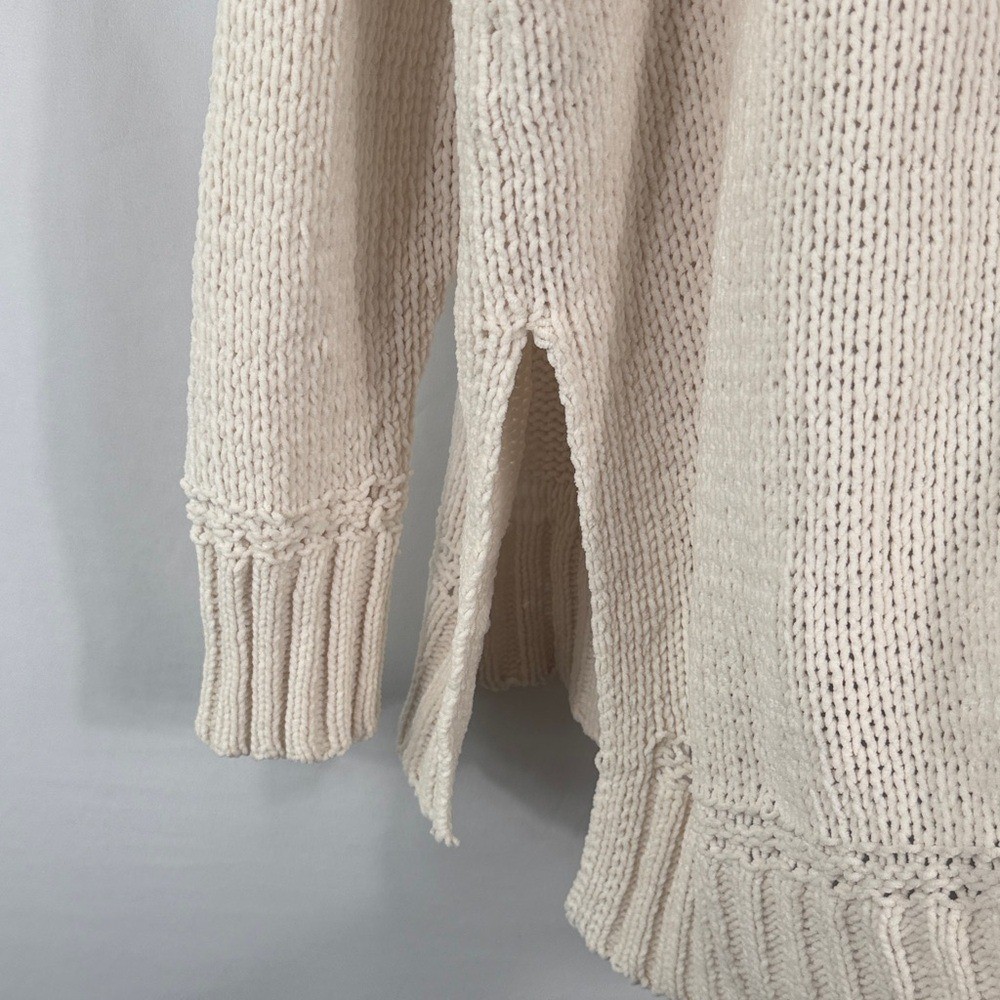 Aerie Cream Oversized Chunky Knit Turtleneck Sweater. Size S. Pulling Treads
