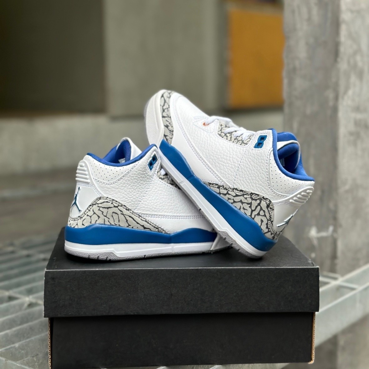 Air Jordan 3 Retro ‘White Blue’ Men’s Mid Top Basketball Shoes