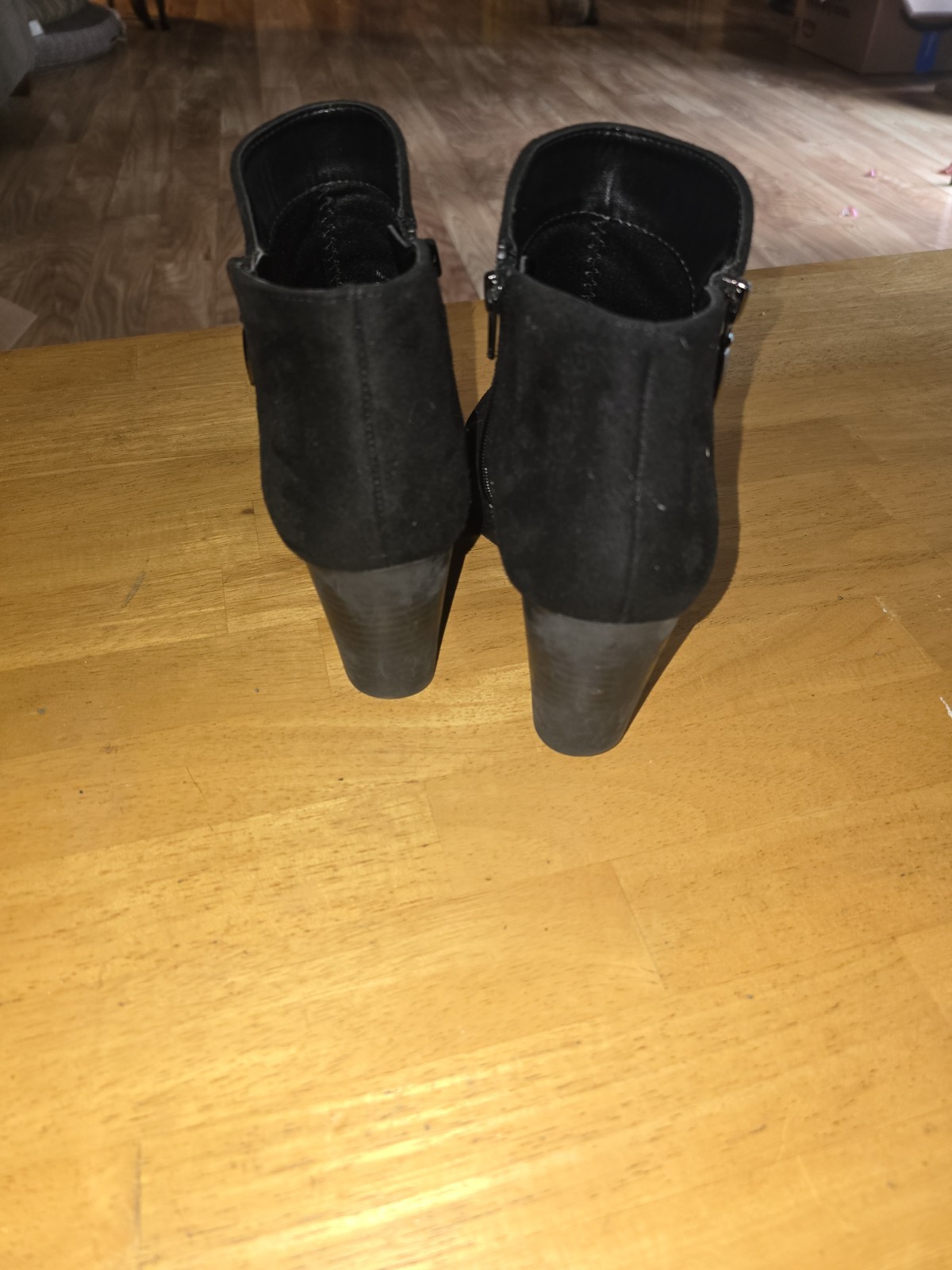 Women’s Black Suede Ankle Bootie Round Toe Zip Wedge Style US 8.5