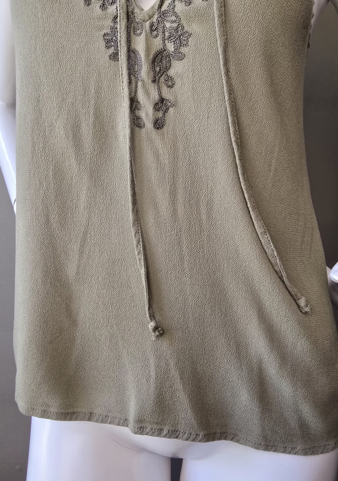 Daytrip Embroidered Lace-Up Tank Top Cami Green Rayon XS Adjustable Straps